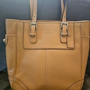 AUTHENTIC COACH BAG/best offer